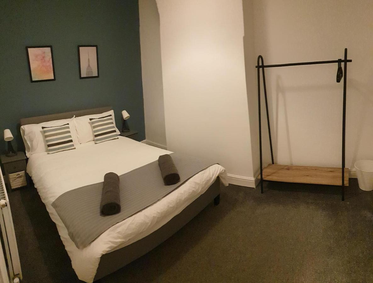 4 Bedrooms, Sleeps 10, Near Lfc & Efc Liverpool Exterior foto